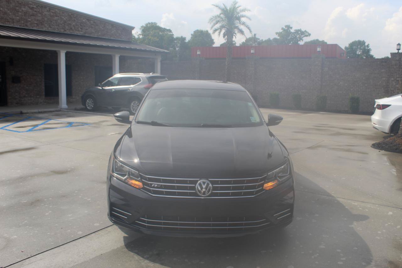 Used 2017 Volkswagen Passat 1.8T R-Line FWD image 5