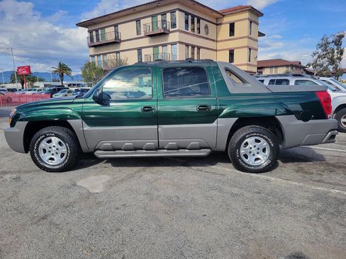 Used 2002 Chevrolet Avalanche 2WD image 2