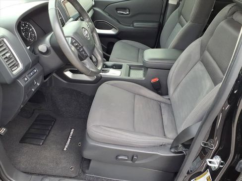 Used 2024 Nissan Frontier SV w/ SV Convenience Package image 10