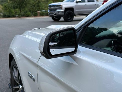 Used 2017 Ford Mustang GT Premium RWD image 12