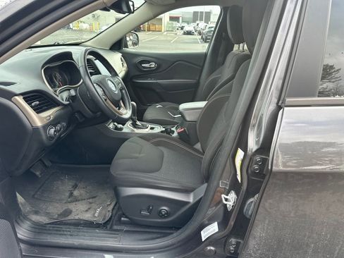 Used 2016 Jeep Cherokee 75th Anniversary image 9