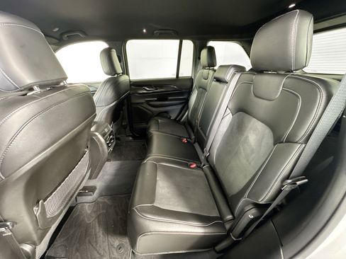 Used 2023 Jeep Grand Cherokee Altitude image 23