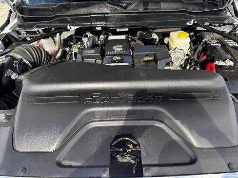 Used 2024 RAM 2500 Laramie AWD/4WD image 32