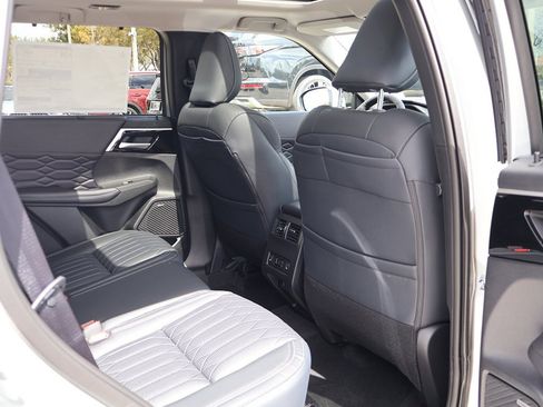 New 2026 Mitsubishi Outlander SEL image 35