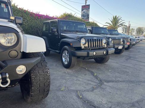 Used 2014 Jeep Wrangler Sport w/ Quick Order Package 24S AWD/4WD image 2