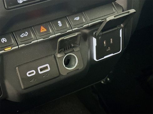 Used 2023 Chevrolet Silverado 1500 Custom w/ 2.7L Blackout Package image 30