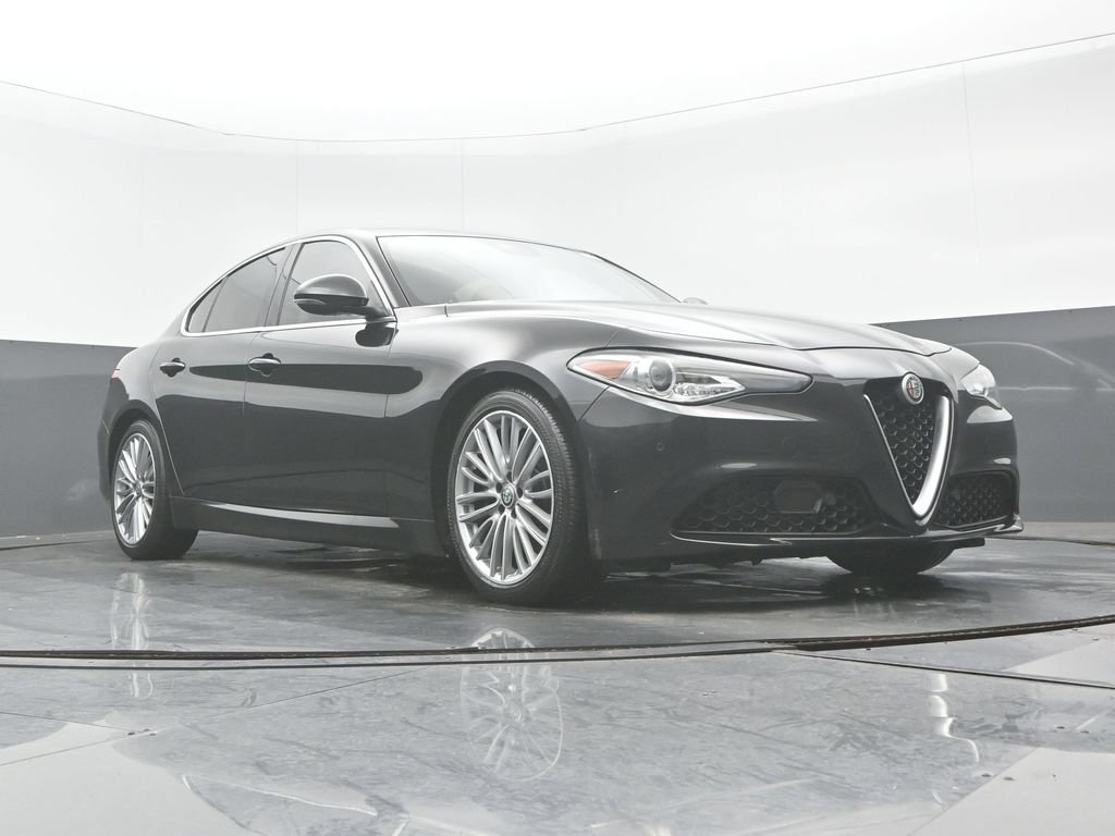 Used 2017 Alfa Romeo Giulia Ti w/ TI Lusso Light Wood Package RWD image 29