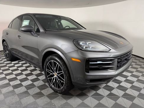 New 2025 Porsche Cayenne Coupe image 9