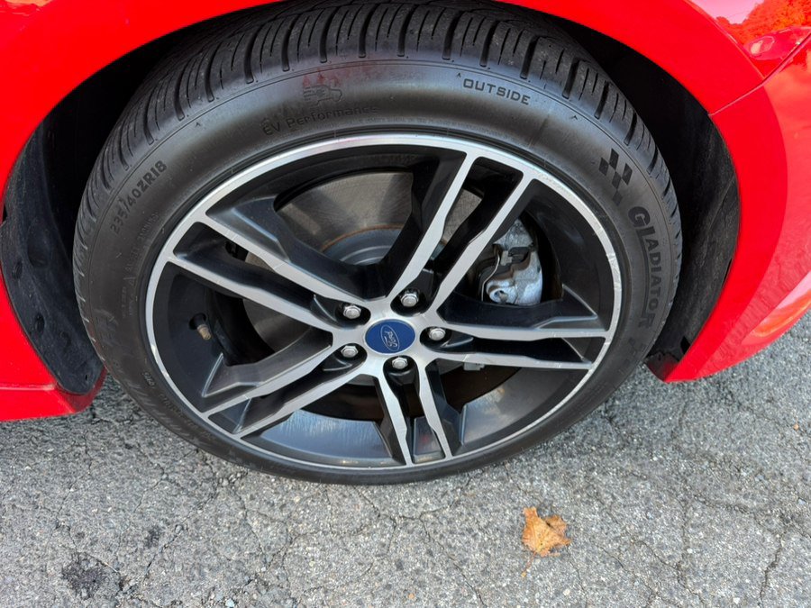 Used 2016 Ford Focus ST w/ Equipment Group 401A FWD image 15