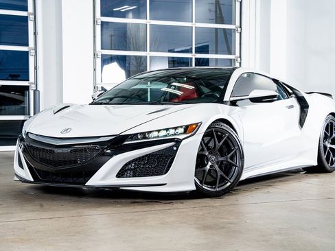 Used 2017 Acura NSX image 2