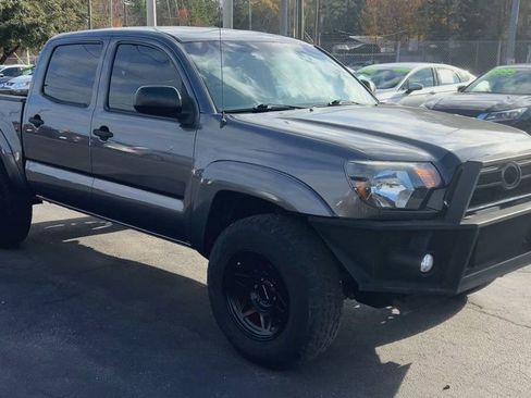 Used 2012 Toyota Tacoma PreRunner image 2