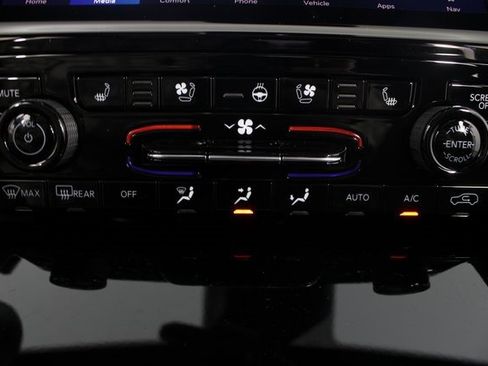 New 2025 Jeep Grand Cherokee Limited image 8