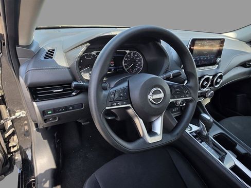 Used 2025 Nissan Sentra SV FWD image 11