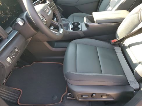 New 2026 GMC Terrain AT4 w/ Convenience Package III image 30