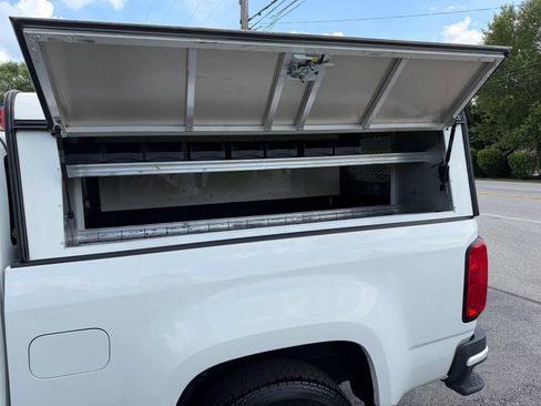 Used 2019 Chevrolet Colorado W/T w/ WT Convenience Package RWD image 30