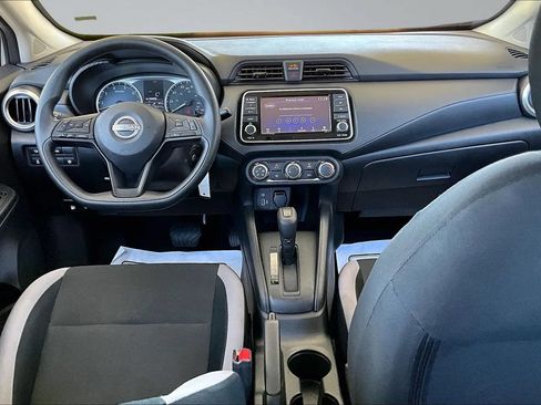 Used 2025 Nissan Versa S FWD image 7