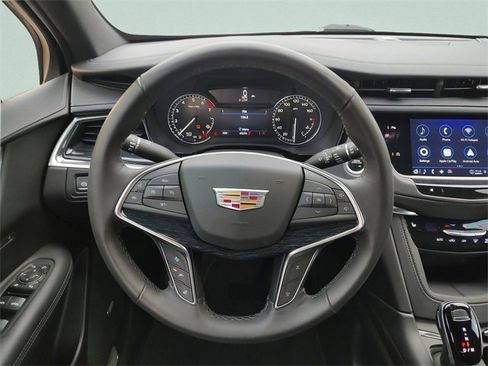 Used 2022 Cadillac XT5 Premium Luxury image 12