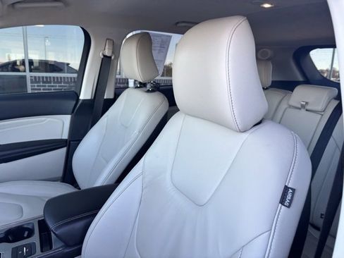 Used 2022 Ford Edge Titanium image 13
