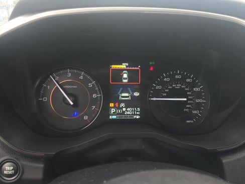 Used 2023 Subaru Crosstrek 2.0i Premium image 14