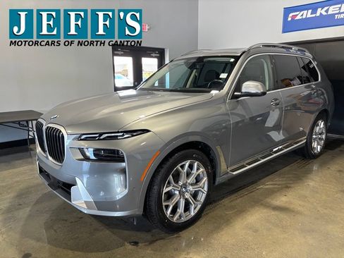 Used 2025 BMW X7 xDrive40i AWD/4WD image 1