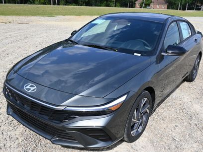 New 2025 Hyundai Elantra SEL