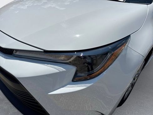 Used 2025 Toyota Corolla LE FWD image 12