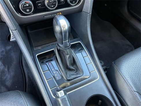 Used 2017 Volkswagen Passat 1.8T R-Line image 22