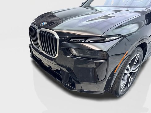 Used 2023 BMW X7 xDrive40i w/ M Sport Package AWD/4WD image 16