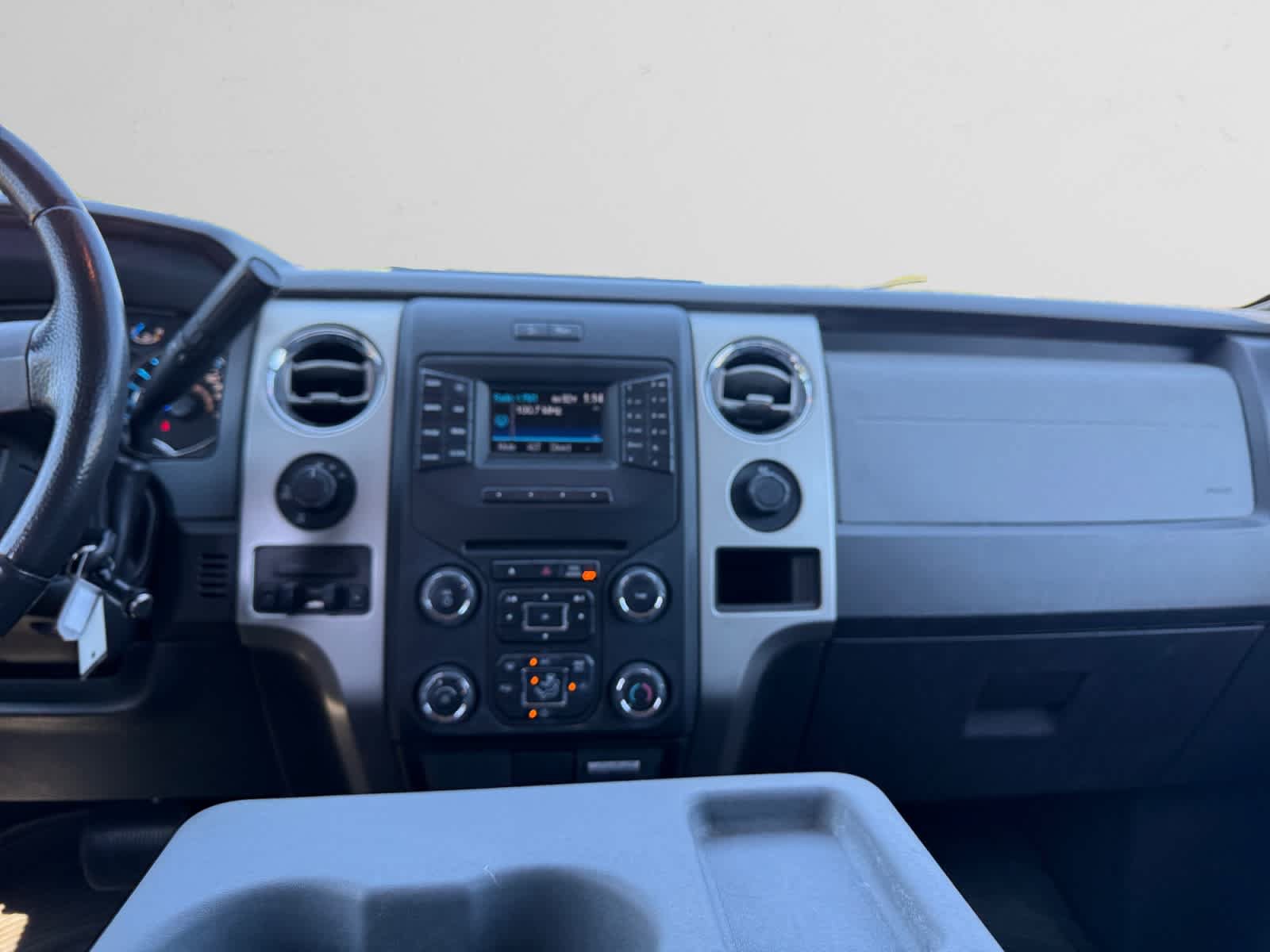 Used 2014 Ford F150 XLT w/ Equipment Group 302A Luxury AWD/4WD image 10