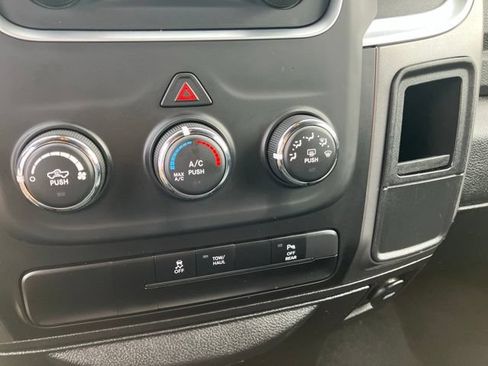 Used 2024 RAM 1500 Warlock AWD/4WD image 27