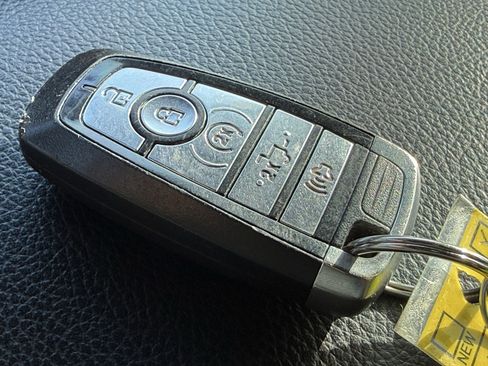 Used 2018 Ford F250 Lariat w/ Lariat Ultimate Package image 35