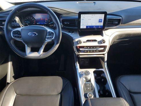 Used 2023 Ford Explorer XLT w/ Equipment Group 202A image 22