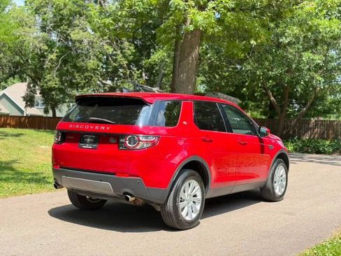 Used 2019 Land Rover Discovery Sport SE AWD/4WD image 4