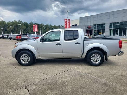 Used 2017 Nissan Frontier SV w/ SV Value Truck Package RWD image 2