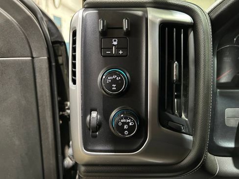 Used 2017 GMC Sierra 1500 SLE AWD/4WD image 18