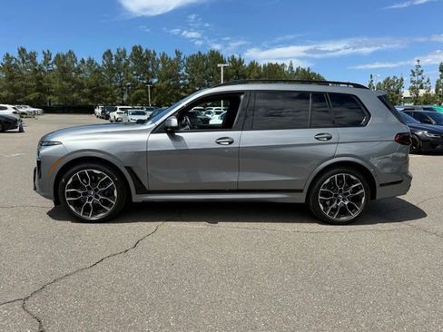Used 2026 BMW X7 xDrive40i w/ M Sport Package AWD/4WD image 13