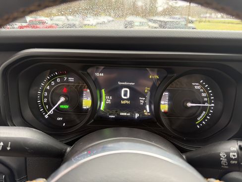 Used 2024 Jeep Wrangler Sahara w/ Technology Group image 20