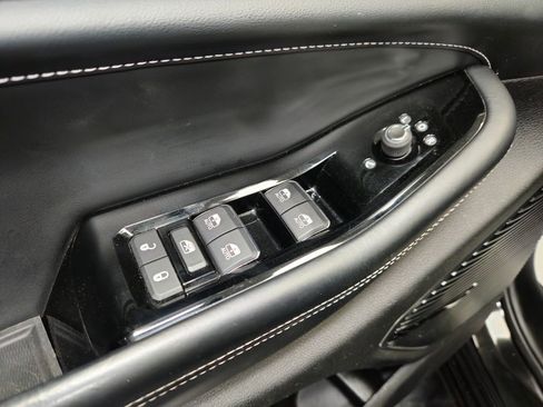 Used 2021 Jeep Grand Cherokee L Overland w/ Advanced Protech Group III AWD/4WD image 9