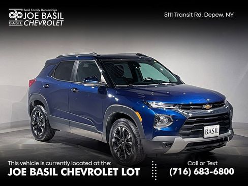 Used 2022 Chevrolet TrailBlazer LT w/ Sun and Liftgate Package AWD/4WD image 1