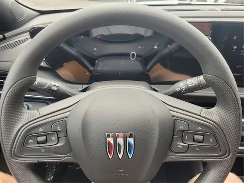 New 2025 Buick Envista Preferred image 24