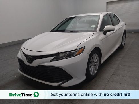 Used 2019 Toyota Camry LE FWD image 1
