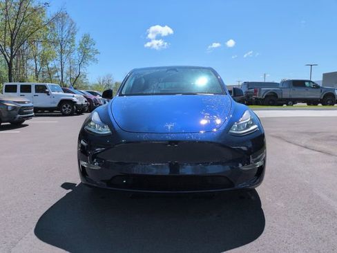 Used 2024 Tesla Model Y Performance AWD/4WD image 2