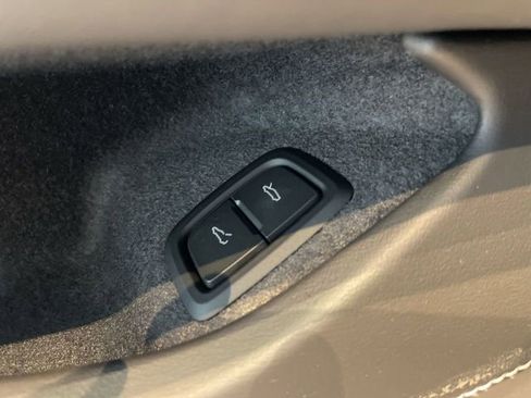 New 2026 Chevrolet Corvette Stingray Coupe w/ Battery Protection Package image 16