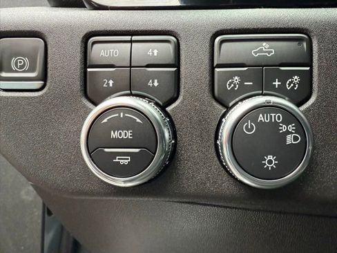 Used 2023 GMC Sierra 1500 SLE image 31