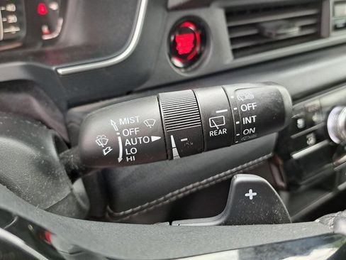 Used 2024 Honda Pilot Elite image 11