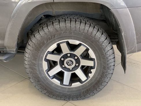 Used 2023 Toyota 4Runner TRD Off-Road Premium w/ Moonroof Package AWD/4WD image 12