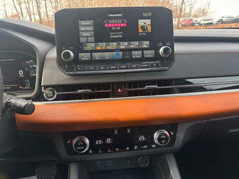 Used 2022 Mitsubishi Outlander SEL image 40