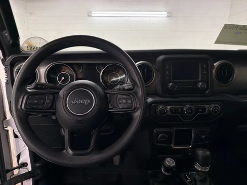 Used 2021 Jeep Wrangler Unlimited Sport AWD/4WD image 9