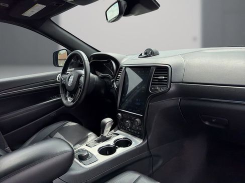 Used 2018 Jeep Grand Cherokee Limited AWD/4WD image 16