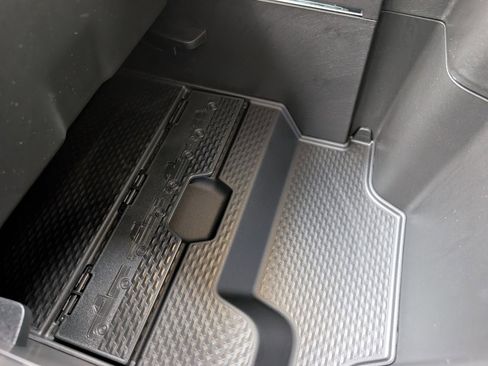 New 2026 RAM 1500 4x4 Crew Cab image 31